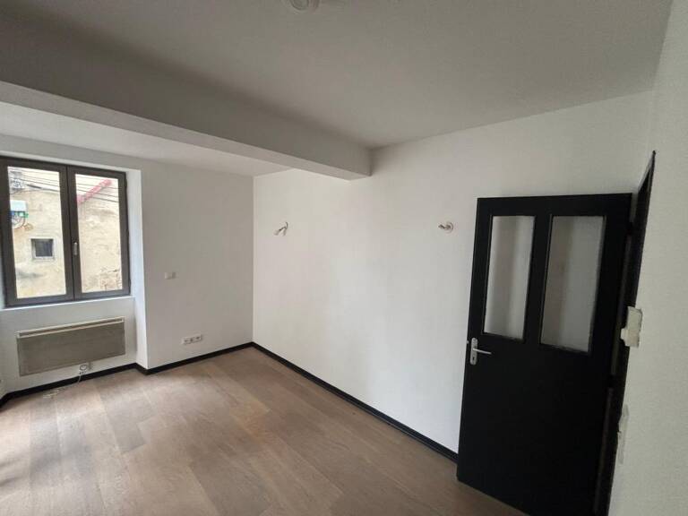 Maison de rue en centre ville avec garage — photo 1