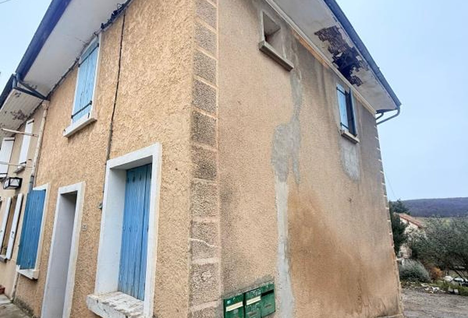 Maison de rue à rénover à VALHERBASSE — photo 1