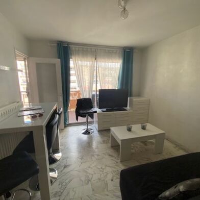 Appartement 1 pièces 780 €