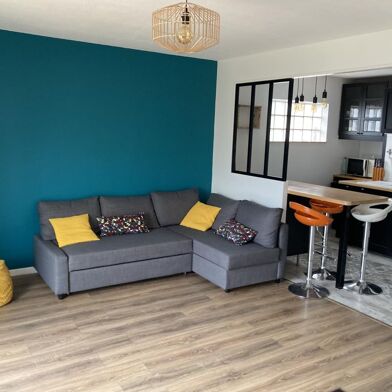 Appartement 3 pièces 890 €