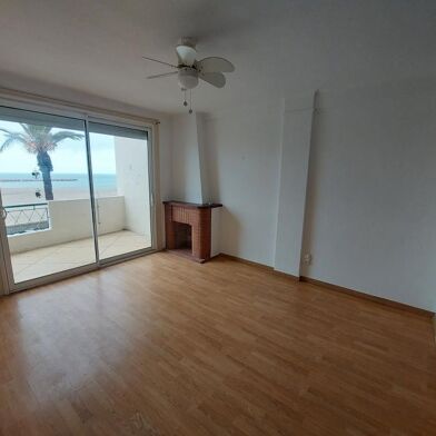 Appartement 3 pièces 885 €