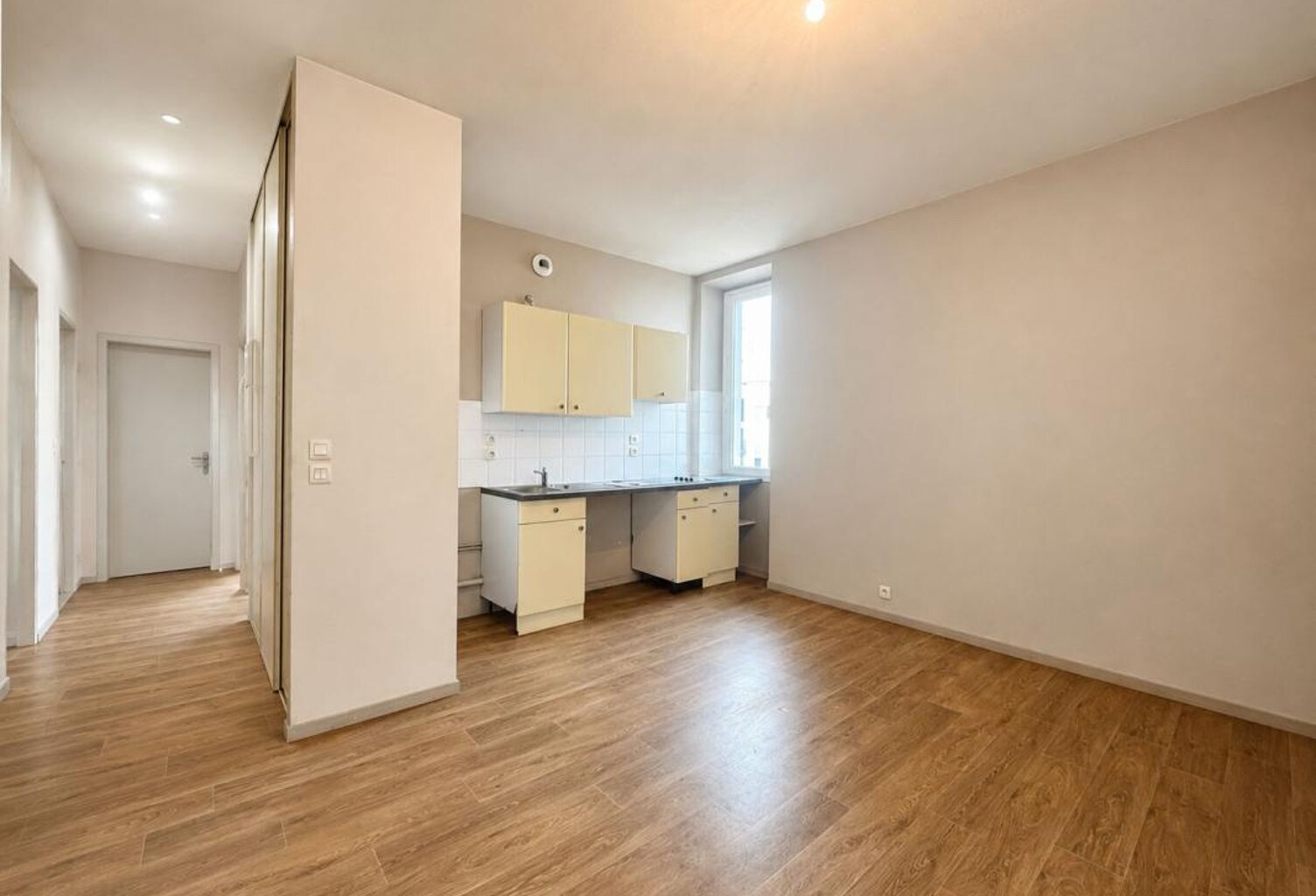 Appartement À Vendre — photo 1