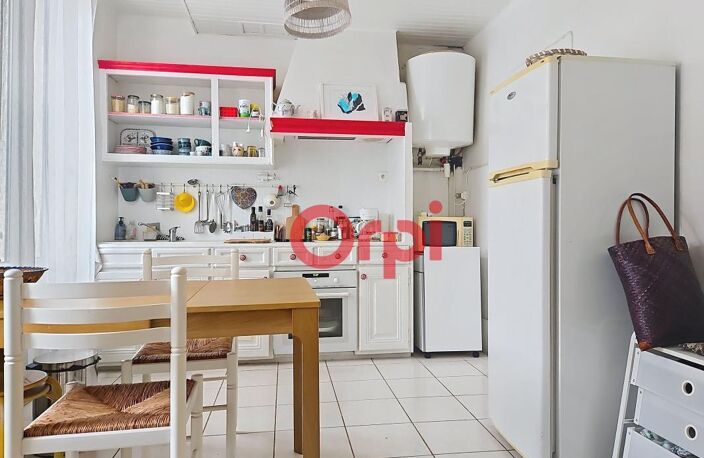 Appartement À Vendre CENTRE-VILLE T1 DE 33M² — photo 2