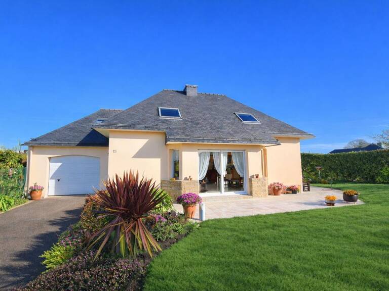 Contemporaine à Plouigneau Bretagne Finistere — photo 1
