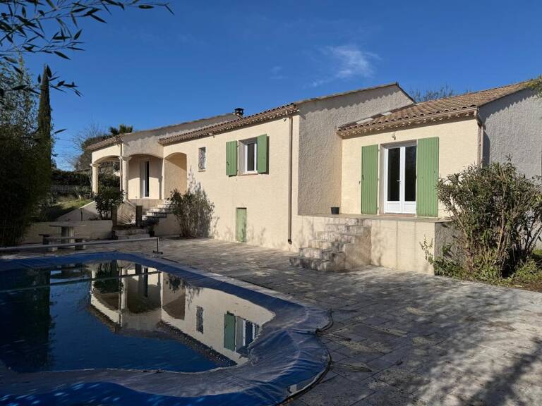 Belle maison de plain-pied avec piscine et dépendance sur terrain arboré de 1 400 m² – Secteur calme — photo 1