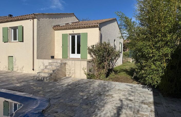 Belle maison de plain-pied avec piscine et dépendance sur terrain arboré de 1 400 m² – Secteur calme — photo 2