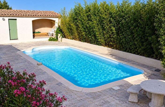 Belle maison de plain-pied avec piscine et dépendance sur terrain arboré de 1 400 m² – Secteur calme — photo 4