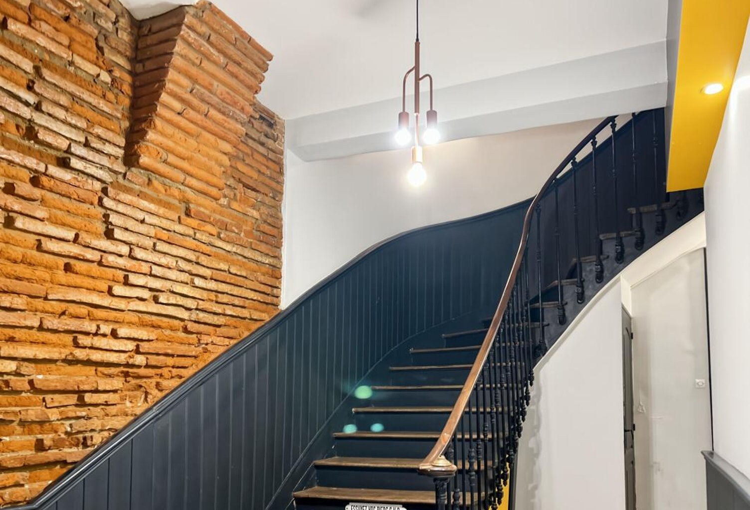 QUARTIER LES CARMES BEL APPARTEMENT DE CARACTERE — photo 1