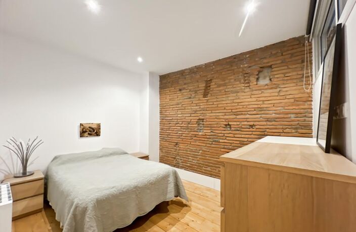 QUARTIER LES CARMES BEL APPARTEMENT DE CARACTERE — photo 5