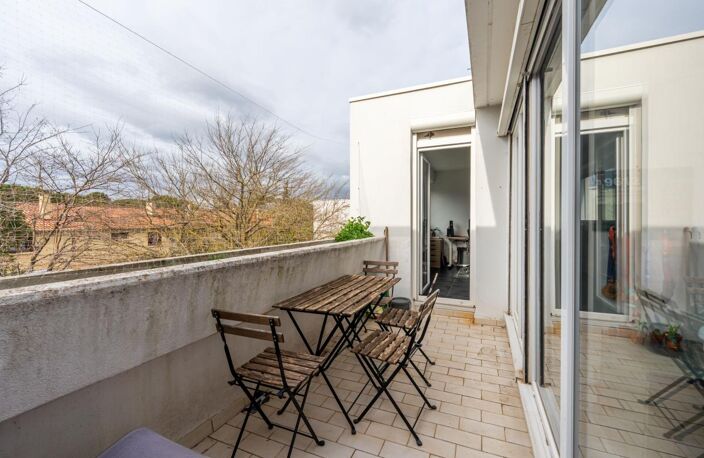 Appartement T2 proche CHU dernier étage — photo 4