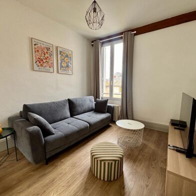 Appartement 3 pièces 890 €