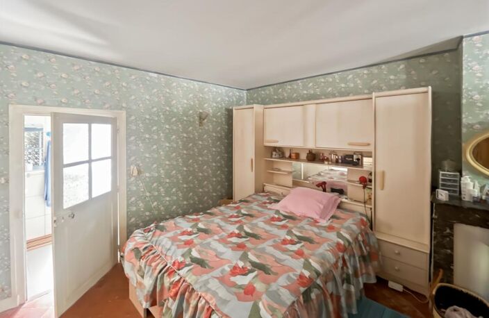 🏡 Bien à rénover à fort potentiel au cœur du centre historique de Chécy 45430 ✨ Dépendance, cave, combles aménageables, terrain arboré 🌳 Idéal projet de rénovation, résidence principale de caractère ou investissement patrimonial rare et recherché — photo 4