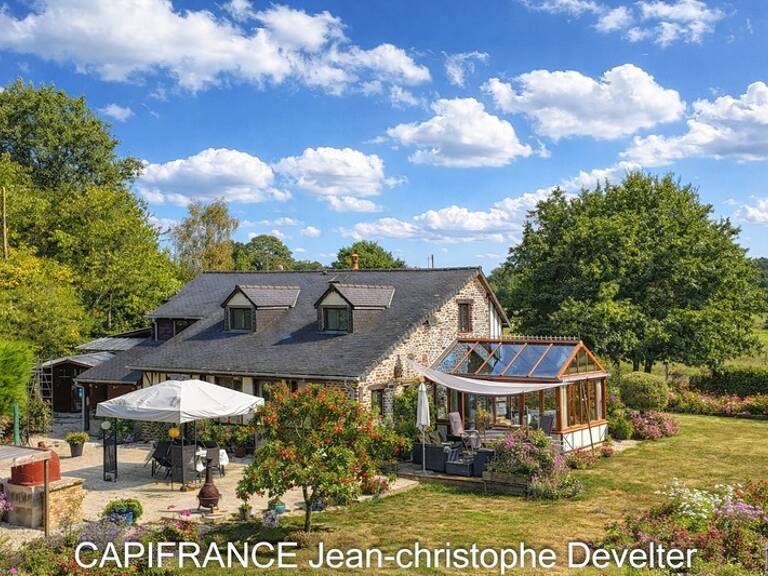 Maison à vendre proche de GORRON (53) 3 chambres sur terrain de 2400 m2 — photo 1