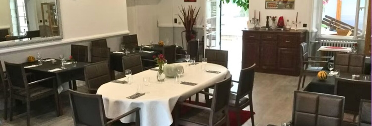 Commerce  900 m² à vendre à Saint-Aigulin (17360)