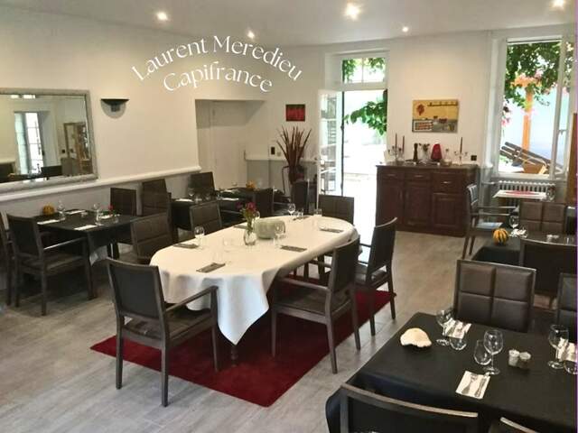 Fonds de commerce- HÔTEL RESTAURANT- à SAINT AIGULIN — photo du bien