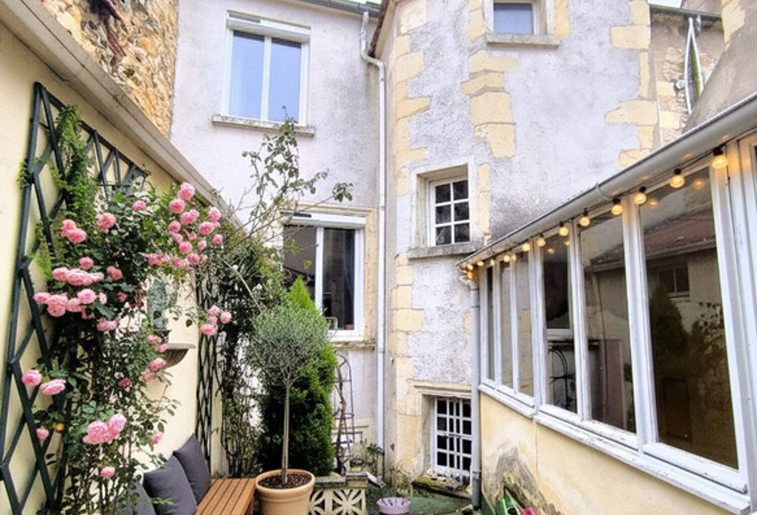 Maison familiale de caractère au cœur de Nevers – Terrasses, volumes et histoire ( 58 ) SOUS OFFRE — photo 1