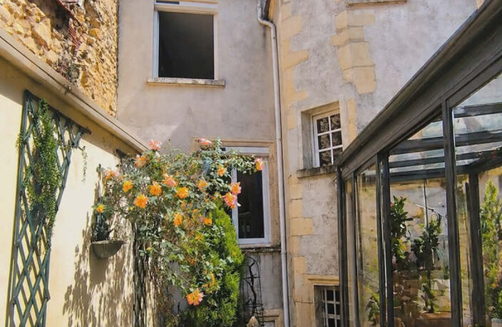 Maison familiale de caractère au cœur de Nevers – Terrasses, volumes et histoire ( 58 ) SOUS OFFRE — photo 2