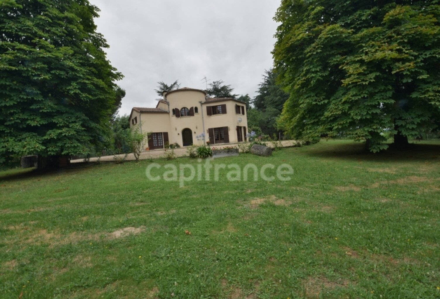 Maison 4 chambres - 1 bureau - dépendances - terrain clos 22 694m2 à MEILHAN SUR GARONNE (47) — photo 1