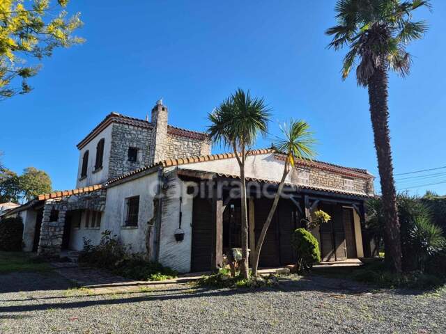 Maison à vendre 4 pièces ROYAN (17) - Terrain de 1427m² — photo du bien
