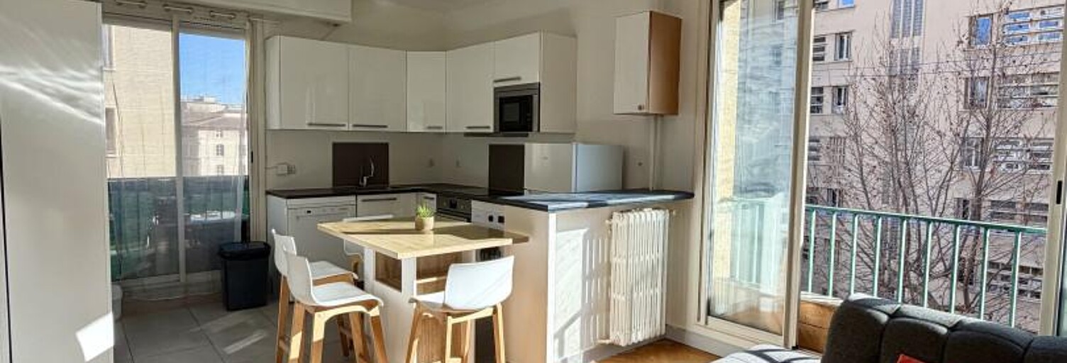 Appartement 4 Pièces 74 m² à louer à Marseille 2 (13002)