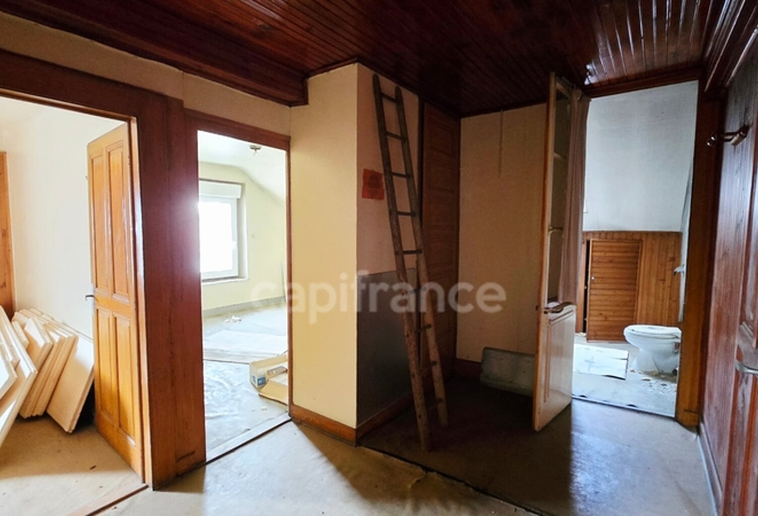Appartement à rénover 5 pièces TANINGES (74) — photo 1