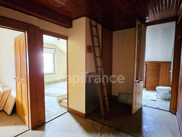 Appartement à rénover 5 pièces TANINGES (74) — photo du bien