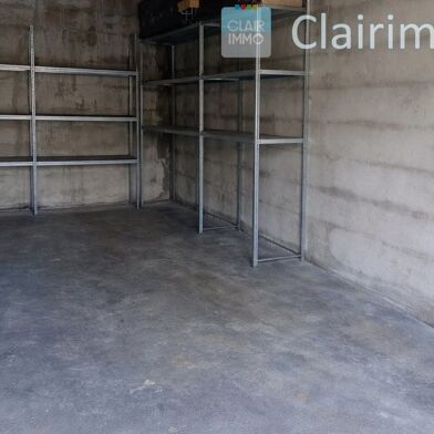 Garage  27500 €