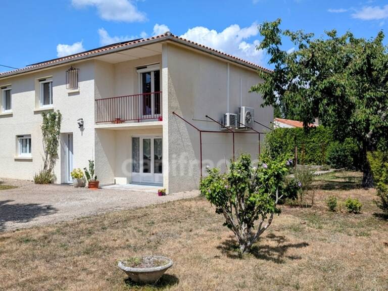 Maison à vendre GENSAC LA PALLUE avec ses 140 m² habitables et son jardin arboré — photo 1
