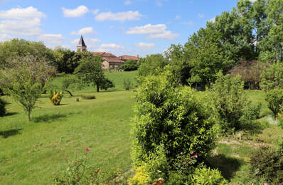 Jolie villa de 117 m² à fort potentiel avec un beau terrain arboré à CURCIAT DONGALON (01) — photo du bien