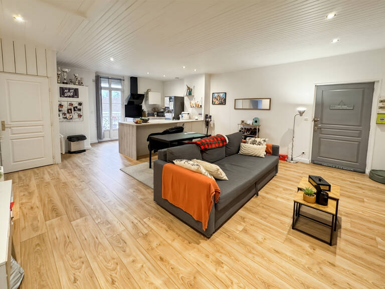 LE TEMPLE - APPARTEMENT T3 DE 68 M2 AU CENTRE VILLE — photo 1