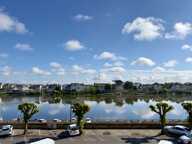 RARE SAUMUR CENTRE-VILLE, Appartement de 100m² face Loire dans un immeuble remarquable — photo 2