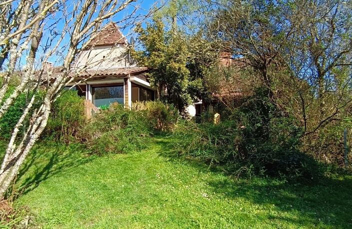 A vendre LIMEYRAT (24), maison de 172 m2 sur un terrain de 2300 m2 — photo 2