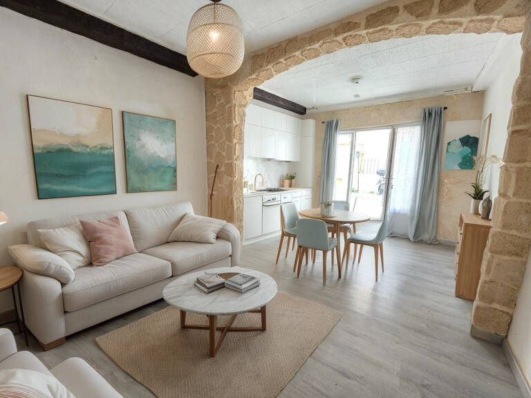 Maison de ville avec terrasse   Fort potentiel   Secteur cal — photo 1