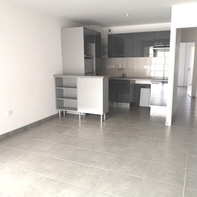 Appartement 3 pièces 815 €