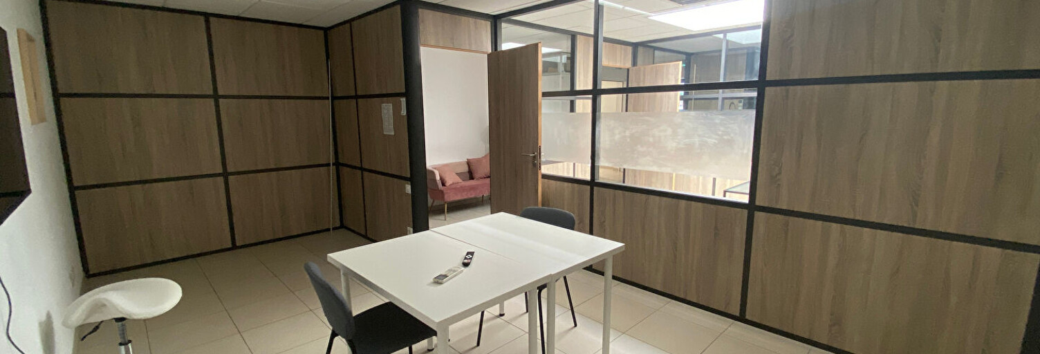 Bureau 6 Pièces 83 m² à louer à Roquebrune-sur-Argens (83520)