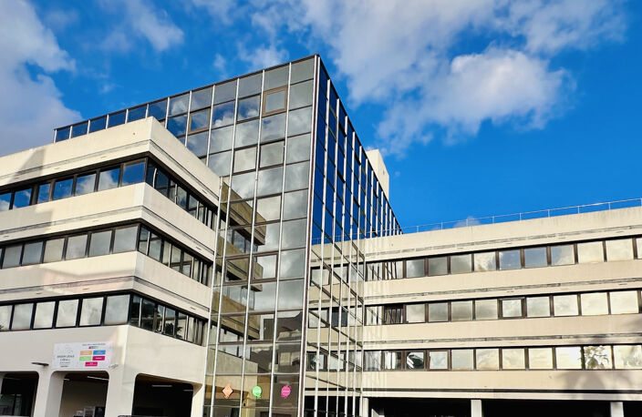 HYERES - SECTEUR MEDIATHEQUE - LOCAL PROFESSIONNEL 99m2 LOUE — photo 5