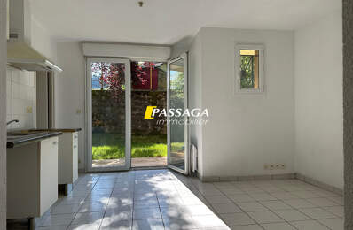 A VENDRE - Appartement de type 2 - 35.26 m² avec jardin privatif et parking - SAINT GENIEZ D'OLT ET D'AUBRAC — photo du bien
