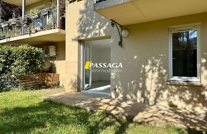 A VENDRE - Appartement de type 2 - 35.26 m² avec jardin privatif et parking - SAINT GENIEZ D'OLT ET D'AUBRAC — photo 5