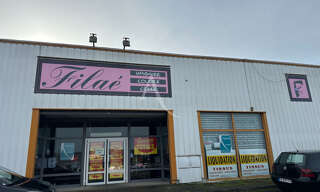 Commerce  666 m² à louer à Rochefort (17300)