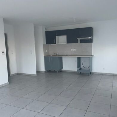 Appartement 4 pièces 998 €