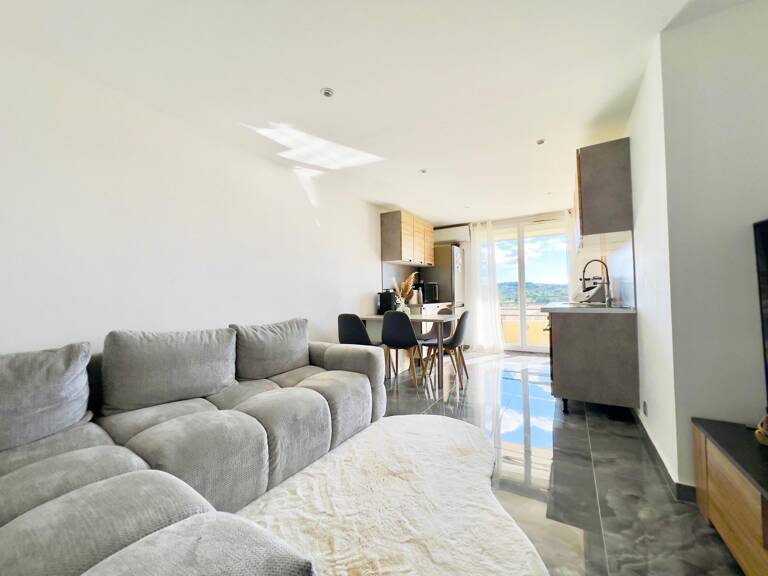 Appartement T4 68 m2 balcon plein sud et parking — photo 1