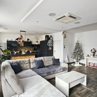 Appartement 4 pièces 289500 €