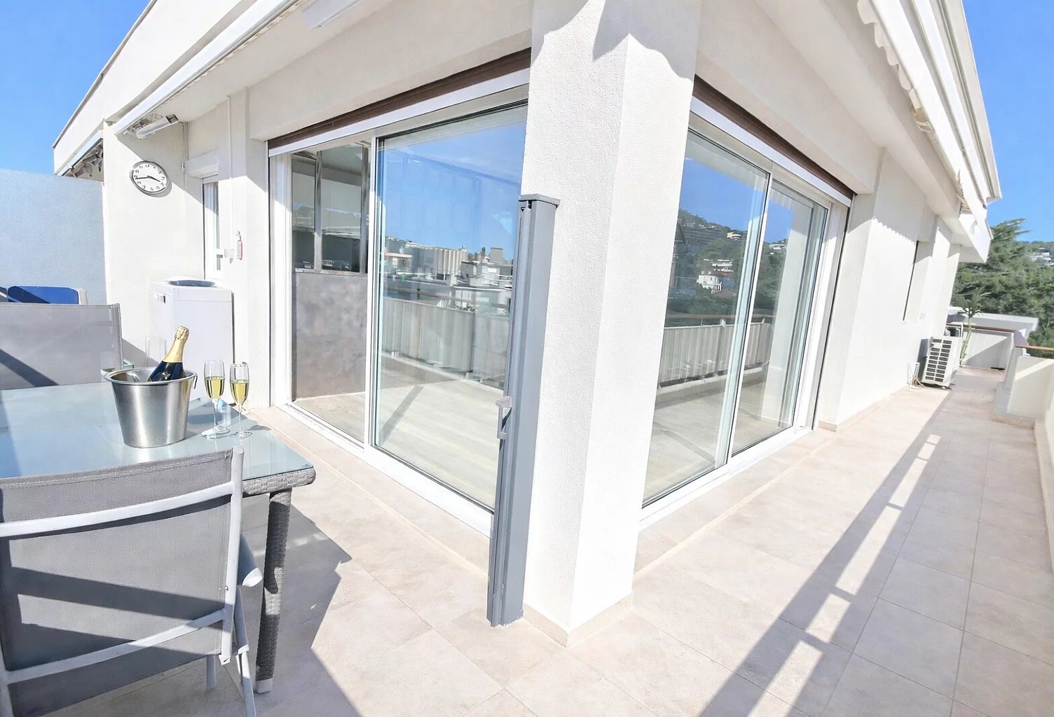 Appartement d’Exception – Dernier Étage – Cannes Basse Californie — photo 1