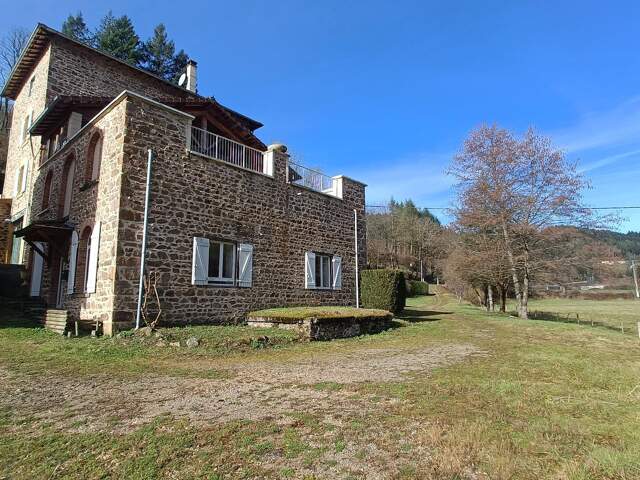 Maison 8 pièces 286 m² à Cublize — photo du bien