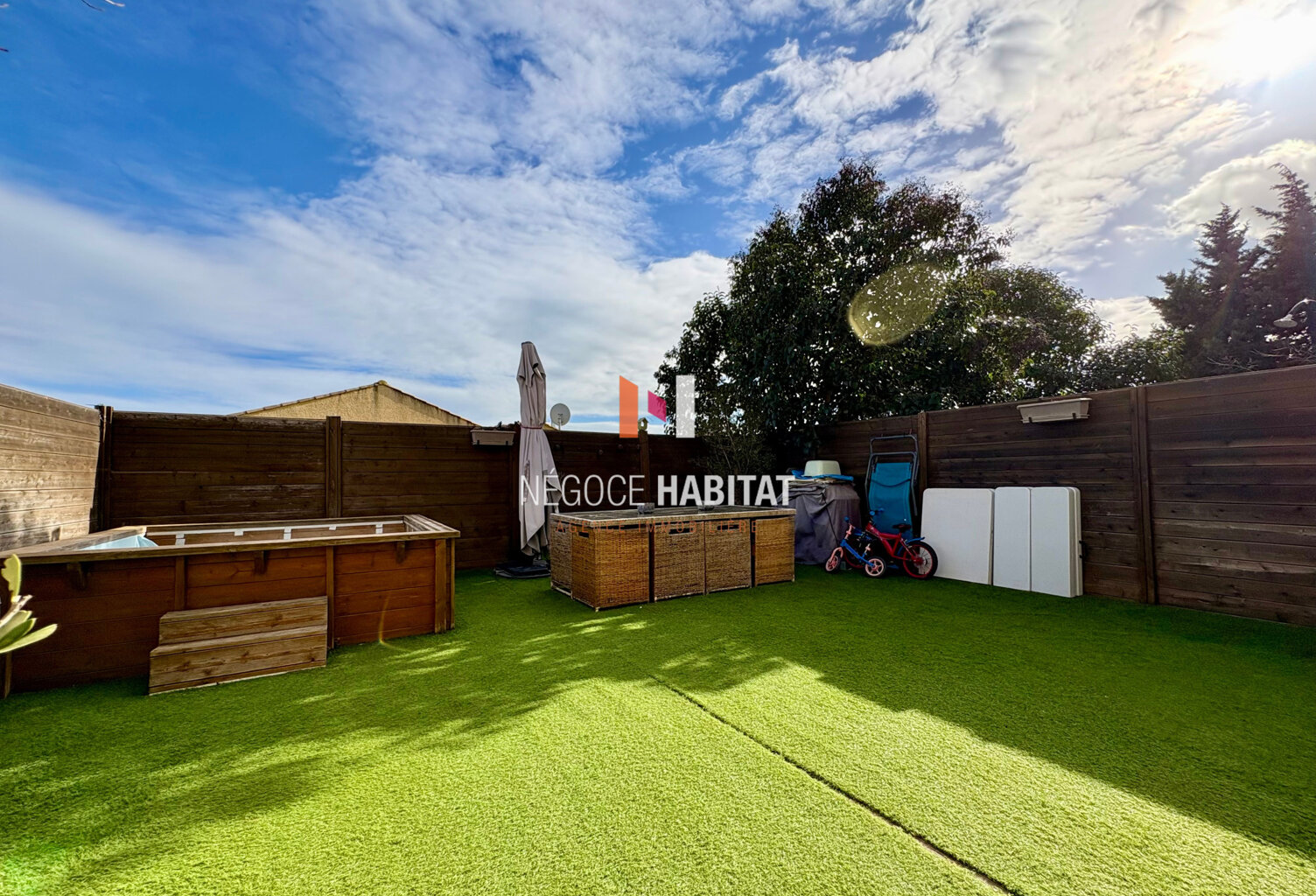 Superbe villa duplex avec jardin, piscine et garage - Poussa — photo 1