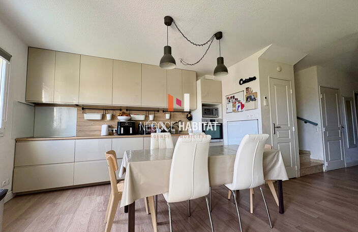 Superbe villa duplex avec jardin, piscine et garage - Poussa — photo 3