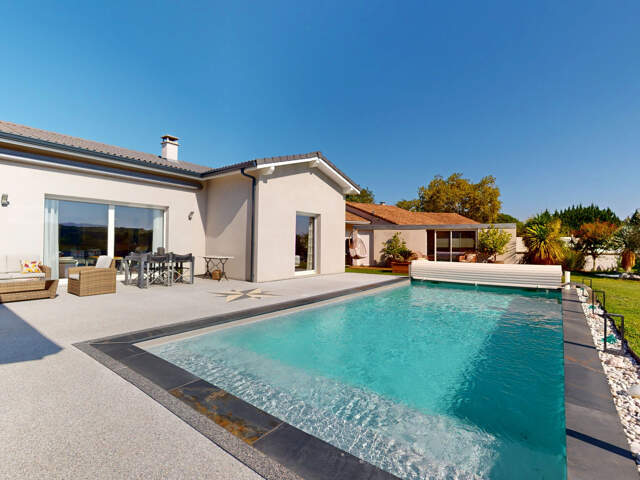 Villa d'exception 4 pièces 134 m2 - piscine, double garage - — photo du bien