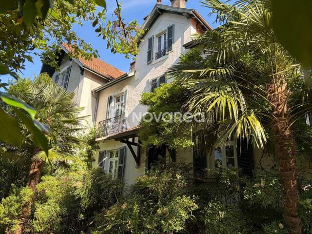 Villa anglaise 11 pièces — photo du bien