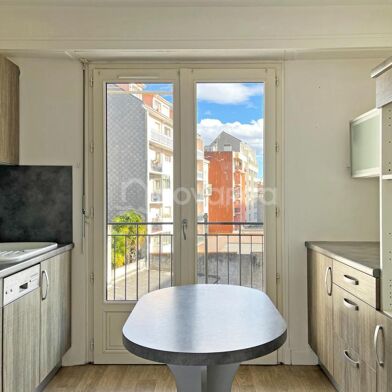 Appartement 4 pièces 900 €