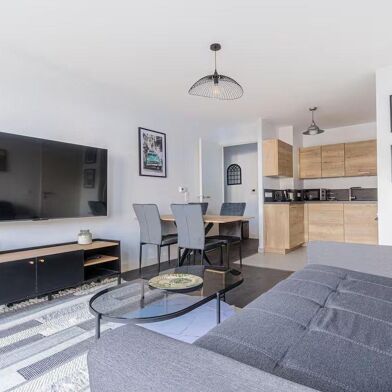 Appartement 2 pièces 2000 €